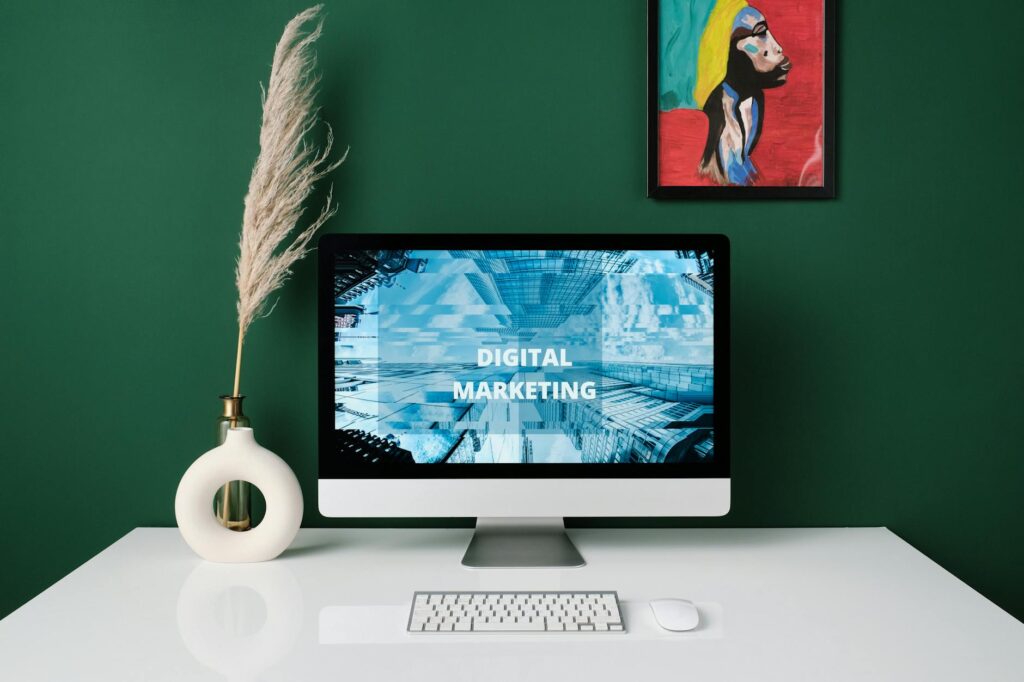 Arbeit, Remote, Social Media, Nachhaltigkeit, Reisen, Marketing